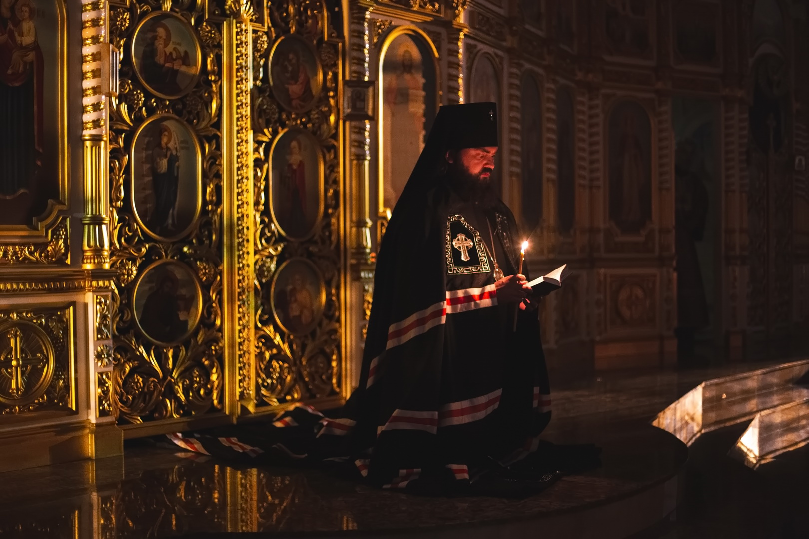 Канон на вечерней службе. Феофилакт Курьянов. Мантия архиепископа. Архиепископ Феофилакт совершил визит в Туркменистан.