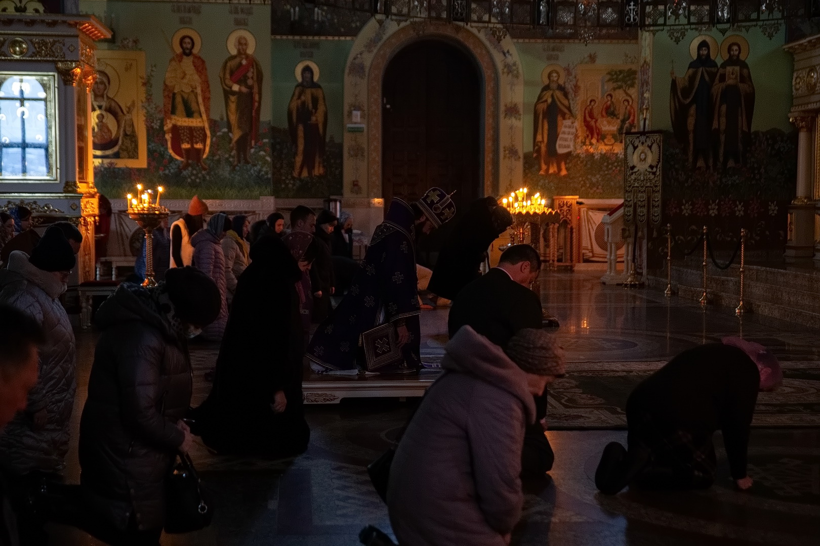 Сколько времени длится вечерняя служба. Вечерняя обедня. 13 Вечерняя литургия. Вечерняя литургия 18 августа 2018 год. У крокуса пройдет богослужение.