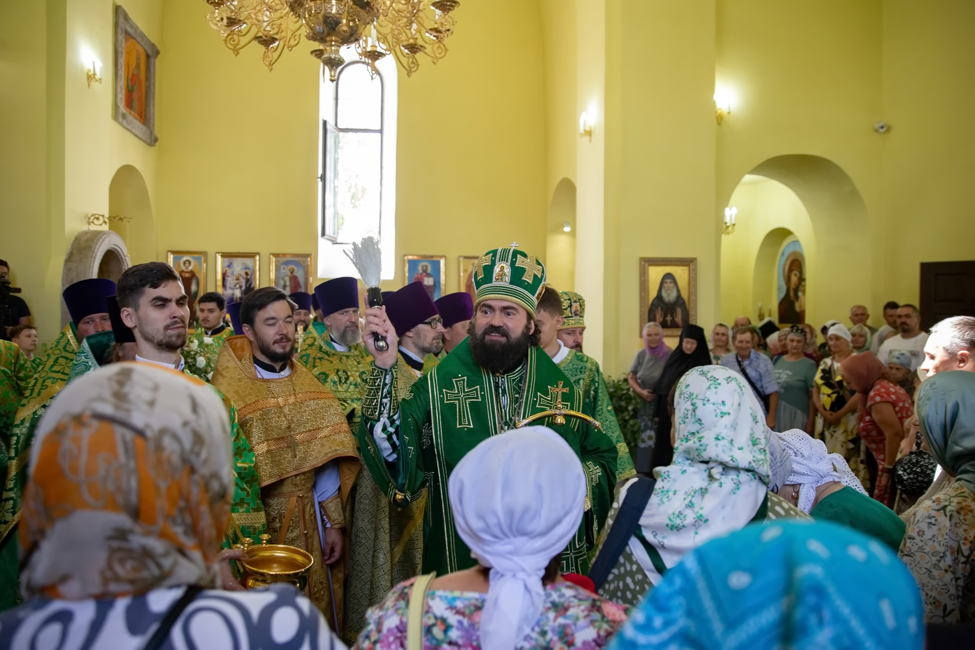 Архиепископ Феофилакт совершил литургию в Свято-Троицком женском монастыре  | 26.06.2024 | Новости Черкесска - БезФормата