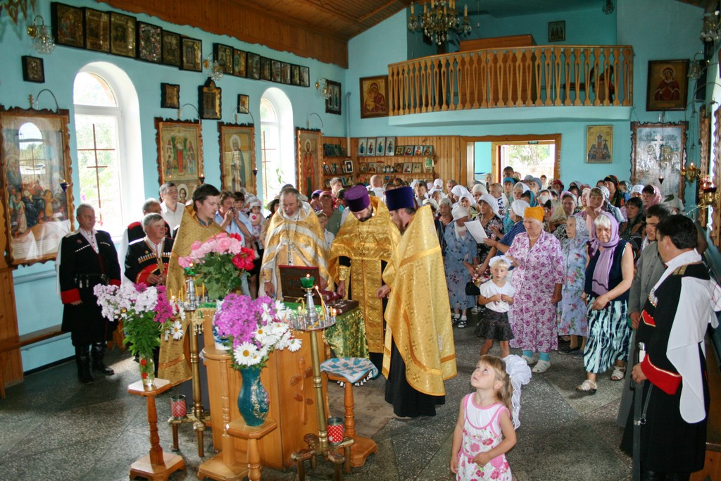 Погода в курджиново. Курджиново Церковь. ДК В Курджиново. Православный храм Карачаево Черкесская Республика село Курджиново. Храм Кришны в Курджиново.