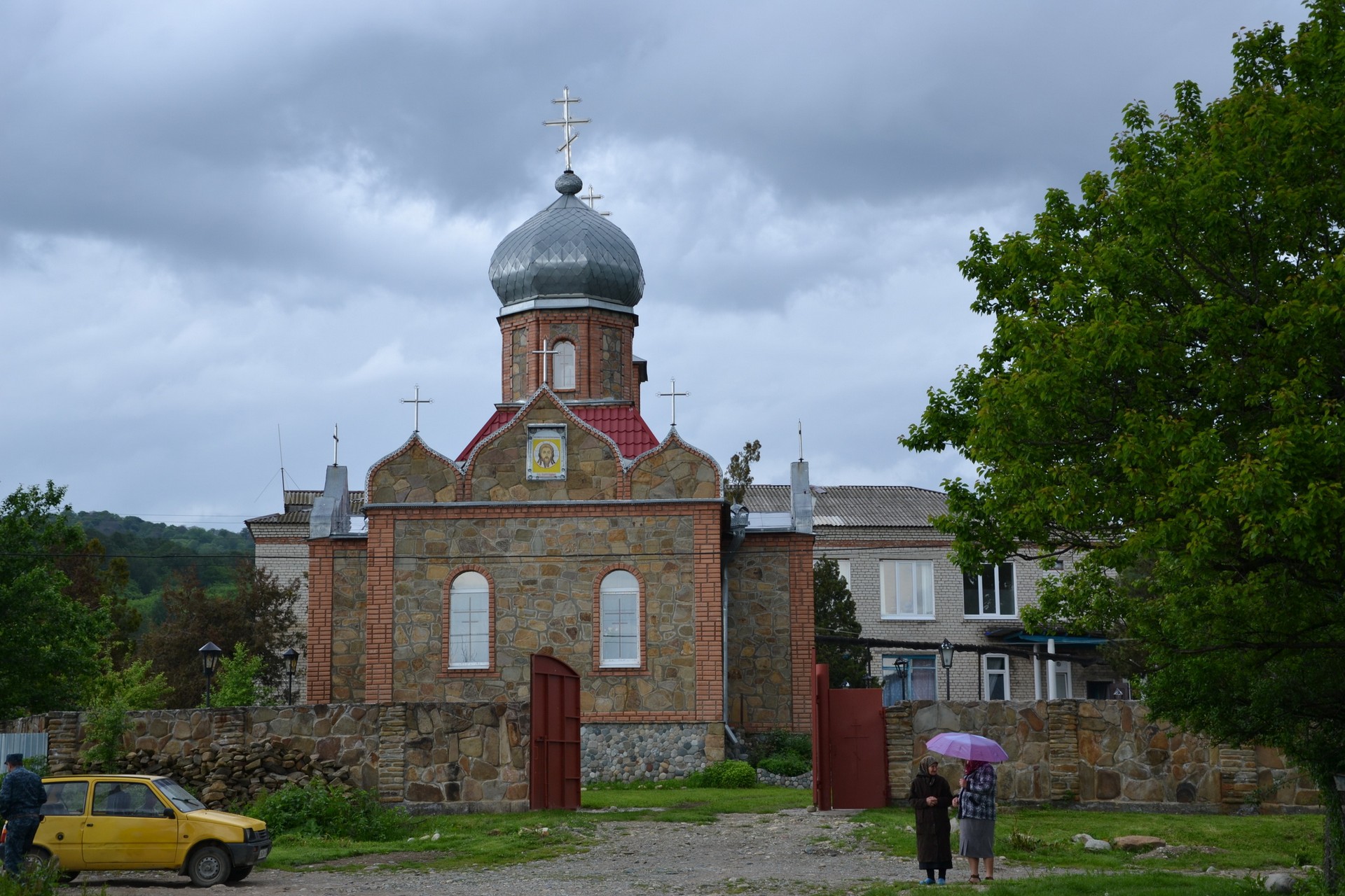 Погода в курджиново. Курджиново Карачаево-Черкесия. Курджиново Церковь. Поселок Курджиново Карачаево Черкесия. Православная Церковь в п. Курджиново Карачаево Черкесия.