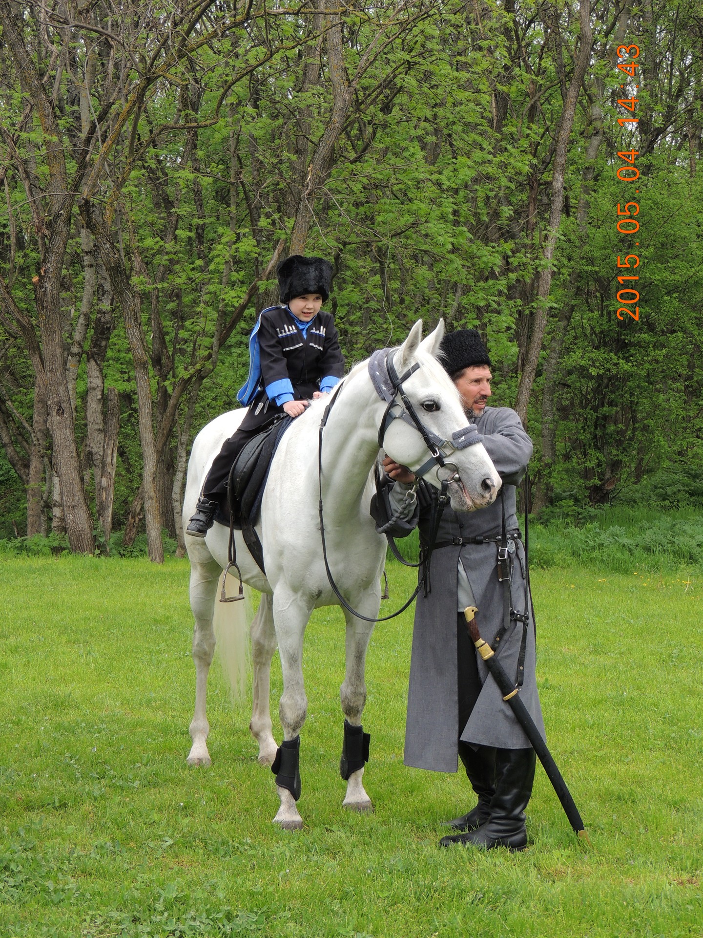 осетины погребальные обряды. обряд посажения на коня. посвящение в казаки обряд. казачата на конях. казачата на лошадях.